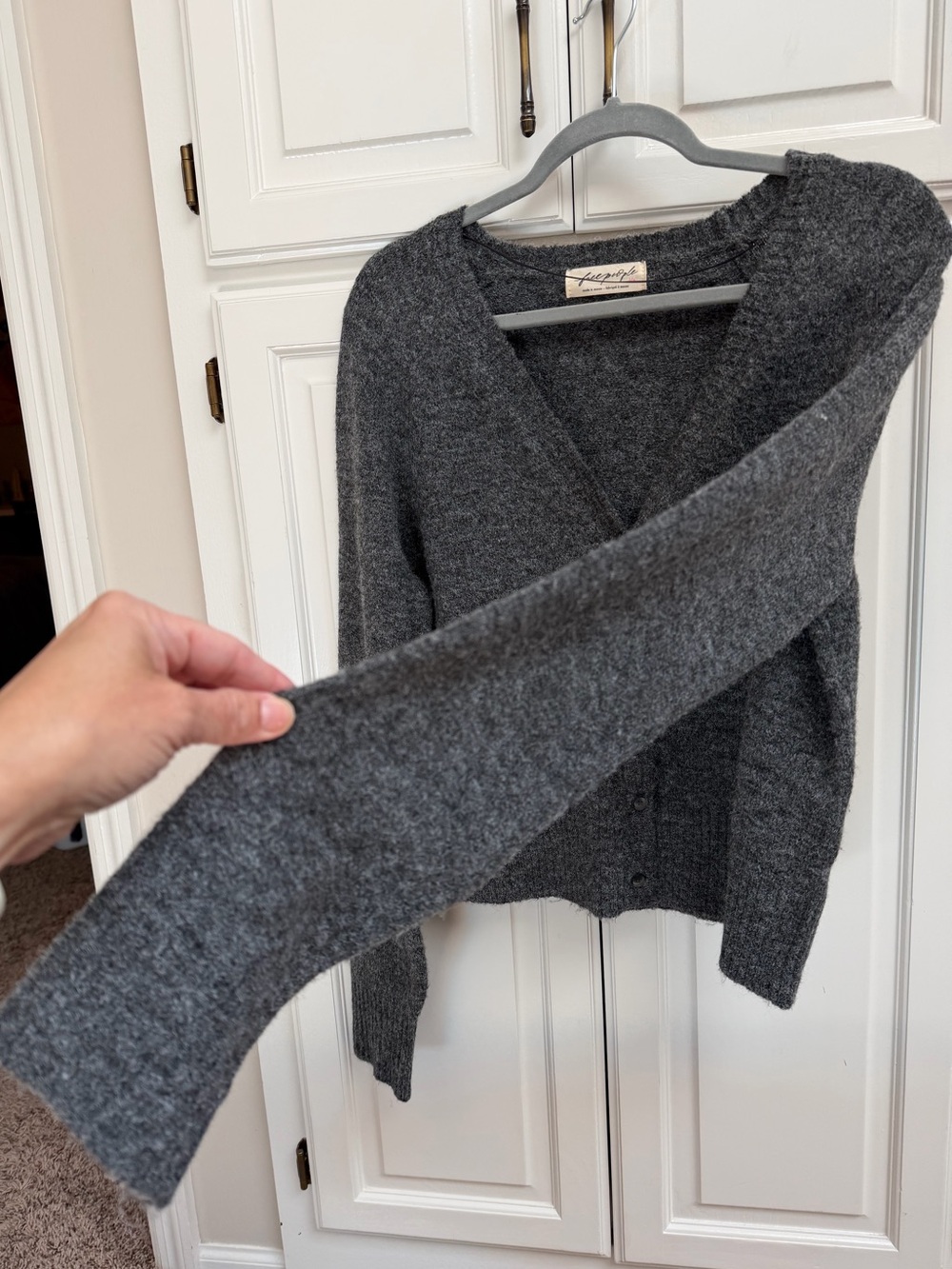 Free People School Girl V-Neck Cardigan in Charcoal Size Large - Picture 8 of 14